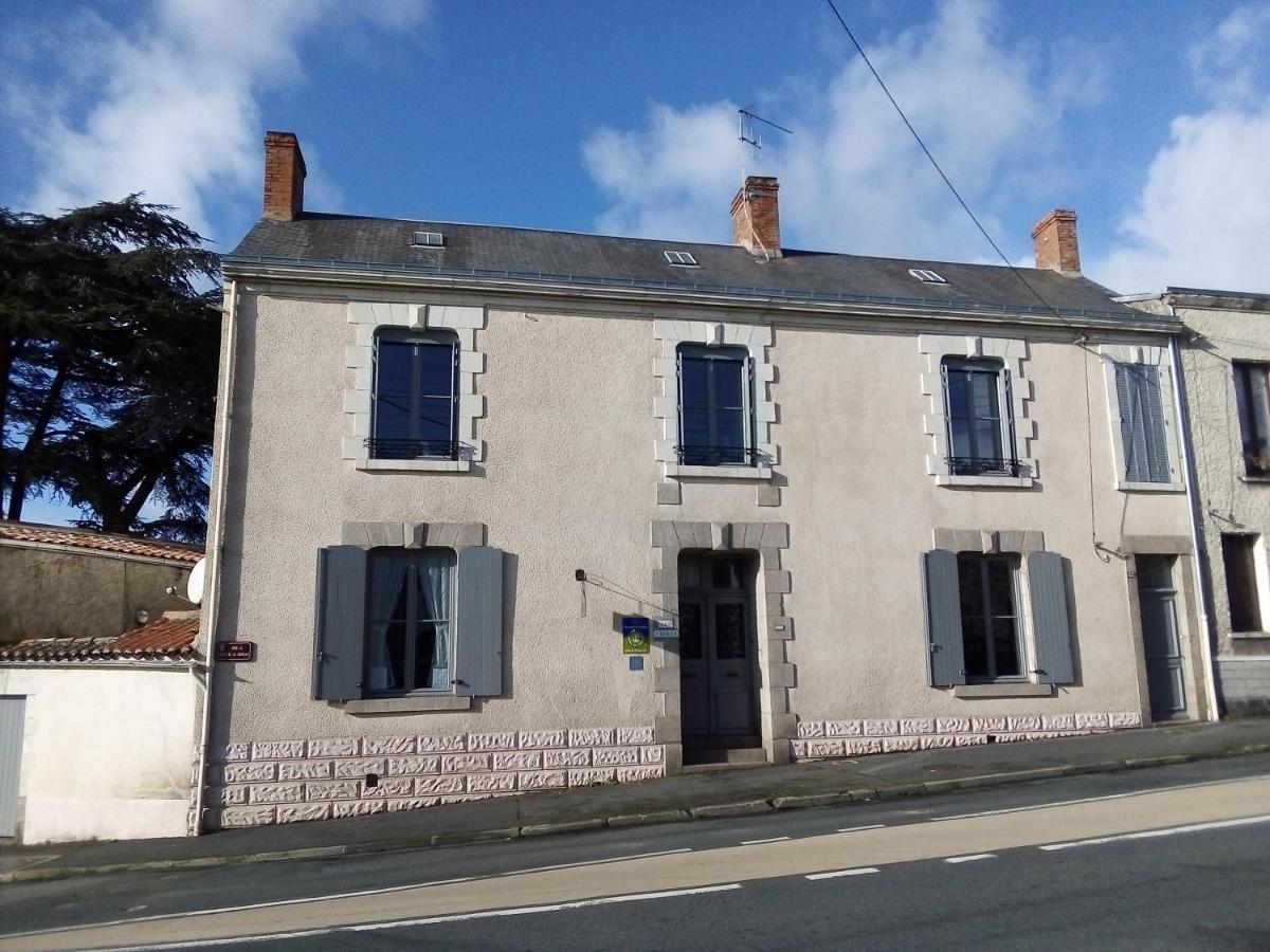 Bed and Breakfast Les Cedres Монтегю Экстерьер фото