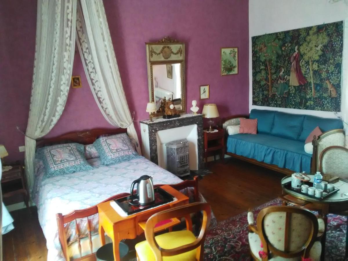 Bed and Breakfast Les Cedres Монтегю Номер фото