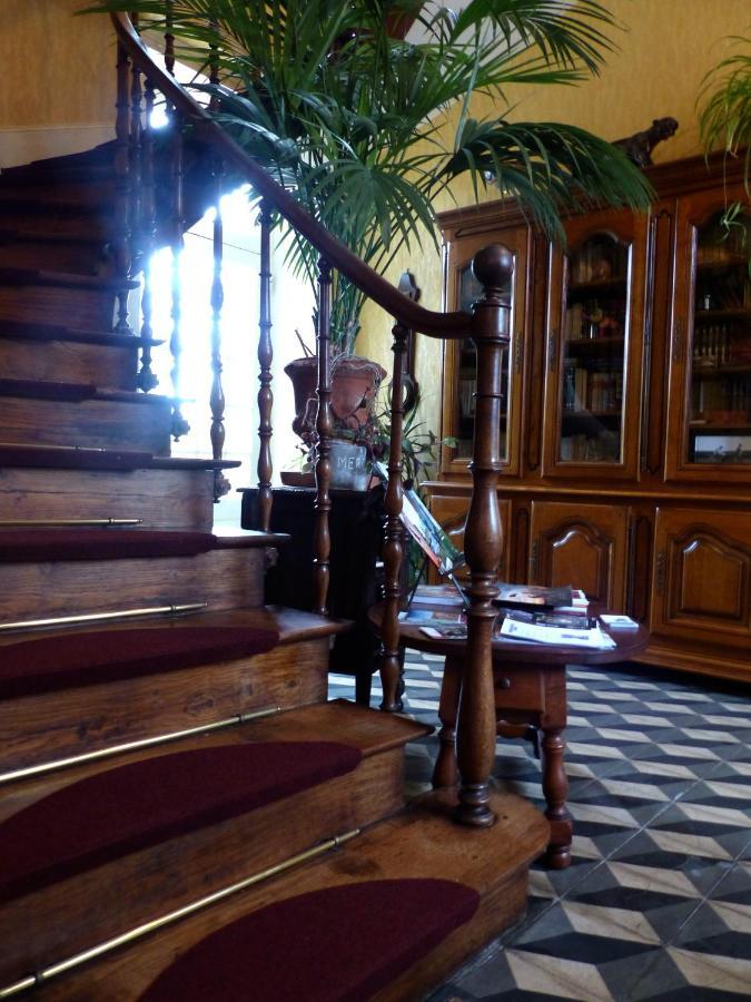 Bed and Breakfast Les Cedres Монтегю Экстерьер фото