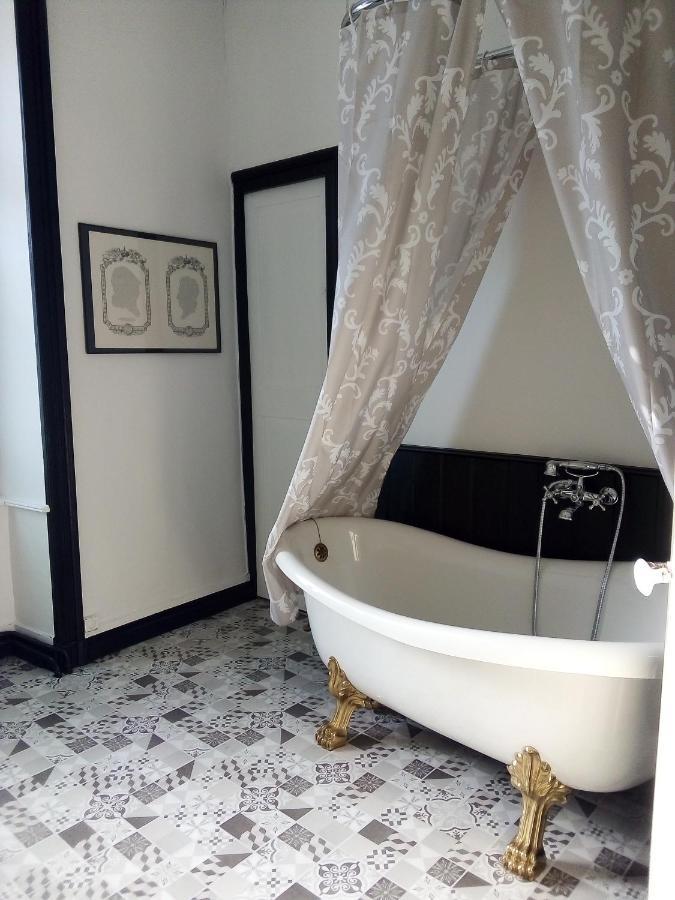 Bed and Breakfast Les Cedres Монтегю Экстерьер фото